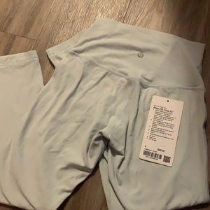 Never worn Lulu aligns